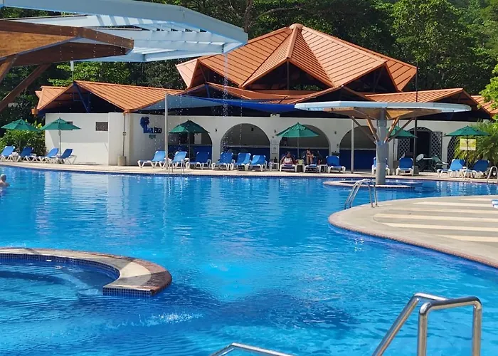 Casa Mariposa A 500 Metros De La Playa Full Equipada Espacio Y Precio A Tu Medida Posibilidad De Alquilar La Casa Entera, Los Dos Apartamentos Abajo O Los 2 Cuartos Con Banos Privados En La Planta Alta Para 1 A 22 Personas