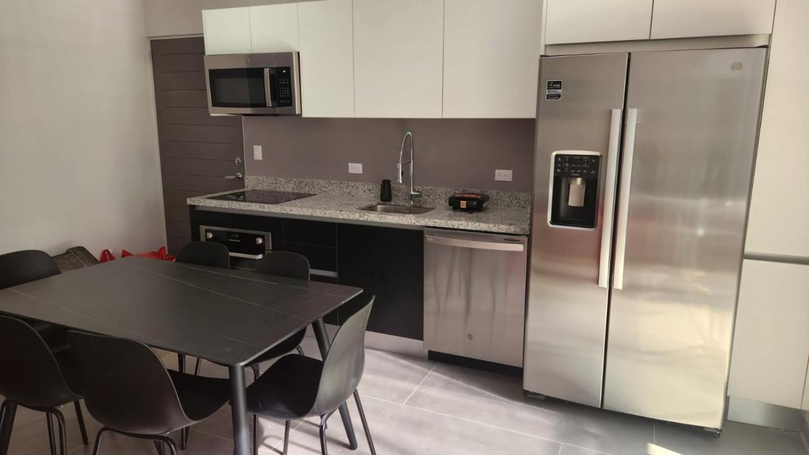 Appartement Casa Mariposa A 500 Metros De La Playa Full Equipada Espacio Y Precio A Tu Medida Posibilidad De Alquilar La Casa Entera, Dos Abajo O 2 Cuartos Con Banos Privados En La Planta Alta 1 A 22 Personas