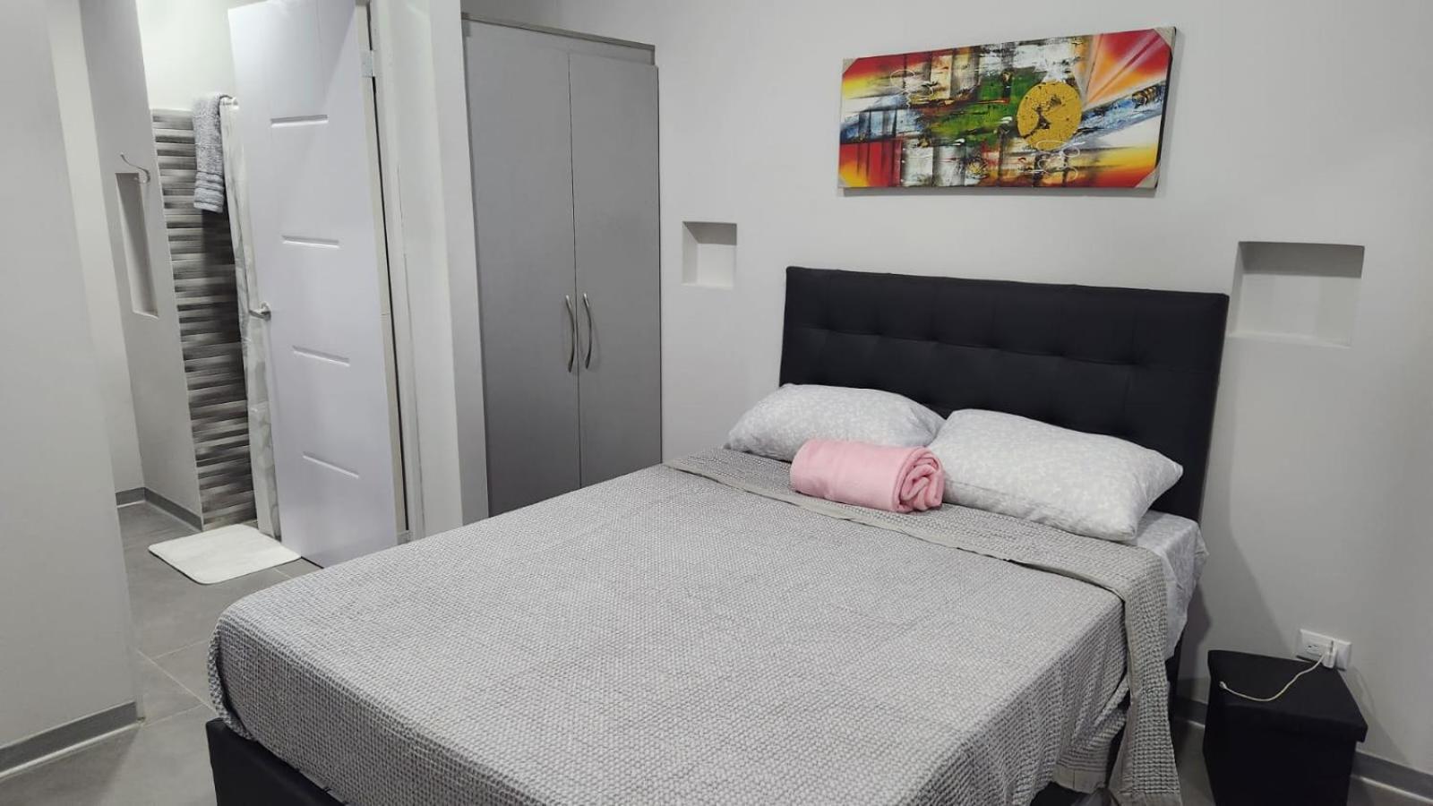 Casa Mariposa A 500 Metros De La Playa Full Equipada Espacio Y Precio A Tu Medida Posibilidad De Alquilar La Casa Entera, Dos Abajo O 2 Cuartos Con Banos Privados En La Planta Alta 1 A 22 Personas Appartement *