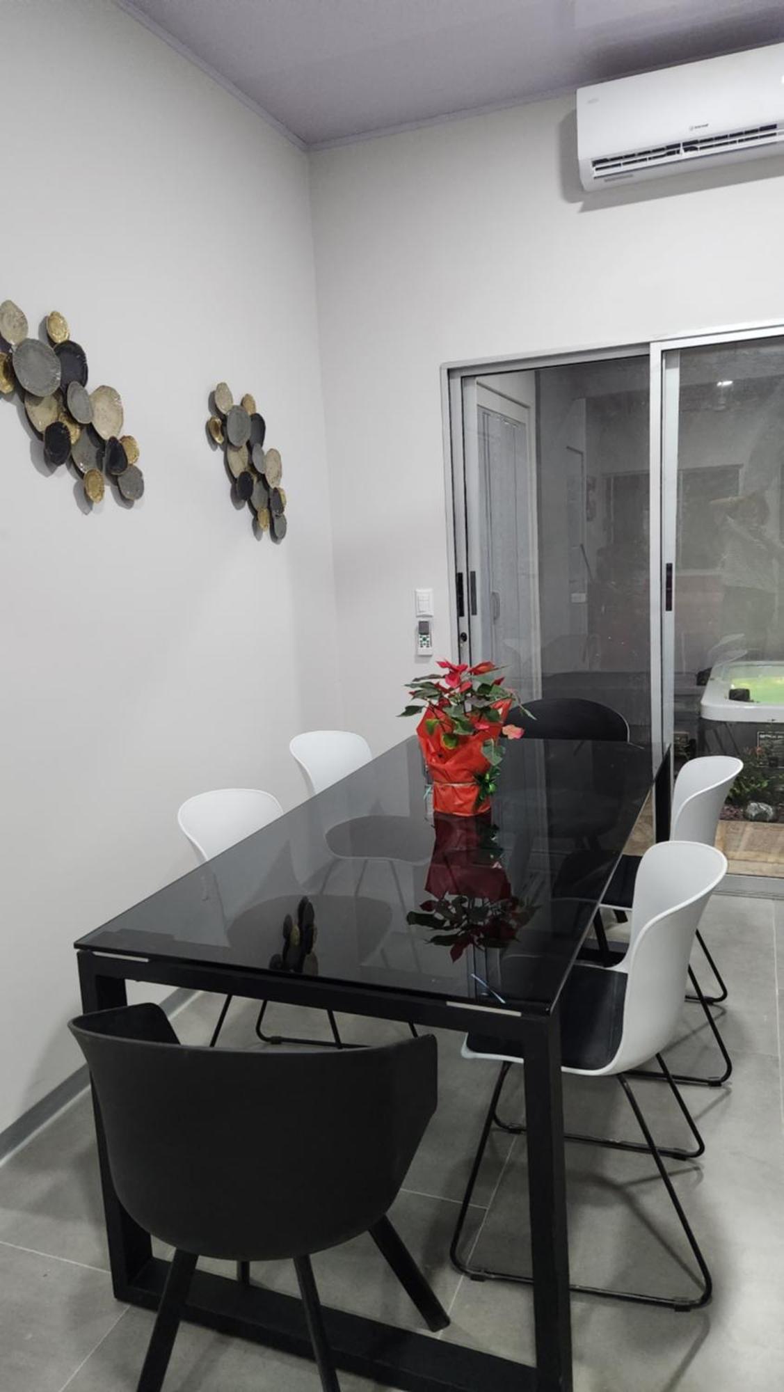 Appartement Casa Mariposa A 500 Metros De La Playa Full Equipada Espacio Y Precio A Tu Medida Posibilidad De Alquilar La Casa Entera, Dos Abajo O 2 Cuartos Con Banos Privados En La Planta Alta 1 A 22 Personas